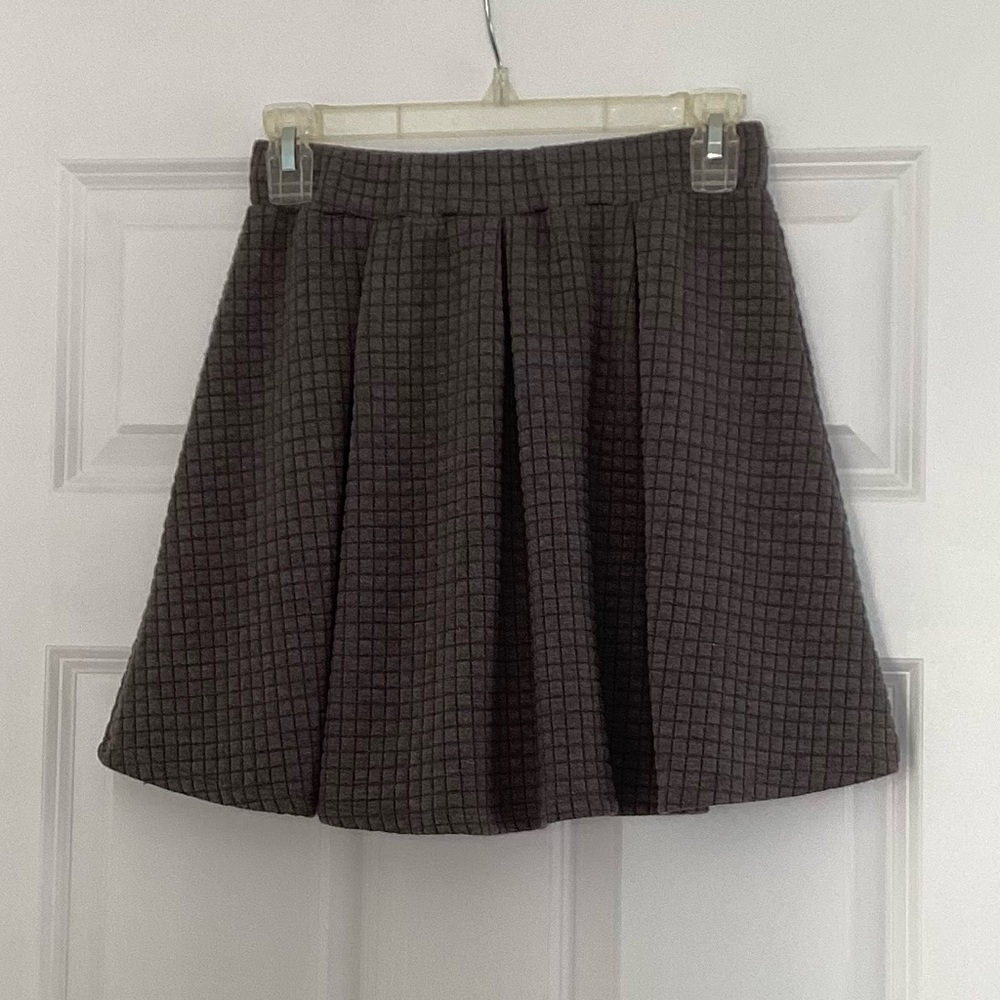 Xhiliration Gray Quilted Mini Skater Skirt | Size S